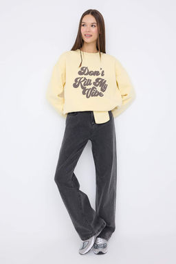 Teen Sar? Kabartma Slogan Bask?l? Oversize/Genis Kal?p Kal?n Orme Sweatshirt TWOAW26SW00172 - Trendyolmilla фото 5