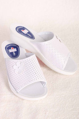 Сабо с открытым носом белые