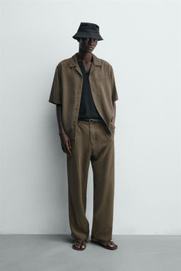 PANTAL?N FLUIDO RELAXED FIT / Marr?n / Topo