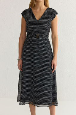 Siyah Kemerli Puantiye Desenli A Kesim Midi Astarl? Sifon Dokuma Elbise TWOSS25EL00135