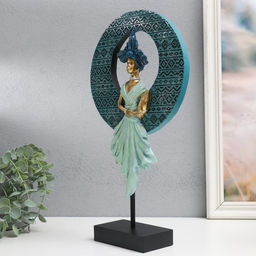 Фигурка полистоун «Девушка в африканском головном уборе», сине-голубой, 21×7.5×38.5 см