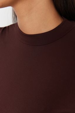 Kahverengi Dik Yaka Fitted/Vucuda Oturan Uzun Kol Buzgulu Esnek Orme Bluz TWOAW23EL01391