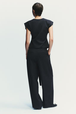 PLEATED TROUSERS WITH BELT - Zara фото 5