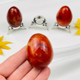 Яйцо из Сердолика на подставке