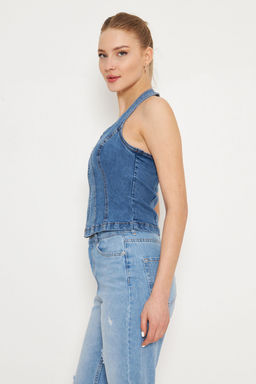 Trendyolmilla Ac?k Mavi Onu Fermuarl? Halter Yaka Fitted Denim Bluz TWOSS25BZ00068