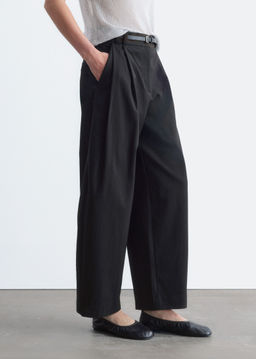 Pantalones recortados con perneras de barril
