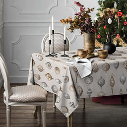 Скатерть 145х145см Новогодняя игрушка, длина стола до 110см, на 4 персоны, рогожка 171г/м2, хлопок 100%, упаковка классическая 28х41см, Домашняя мода (Россия)  фото 2