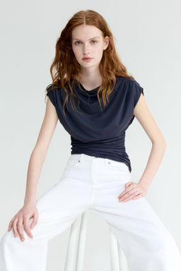 Top drapeado con escote barco - H&m фото 5