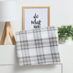 Плед флисовый «Экономь и Я. Клетка», 150×130 см, флис 160 г/м², чёрно-белый