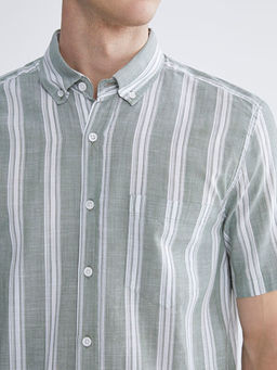 Regular Fit K?sa Kollu ?izgili Erkek G?mlek