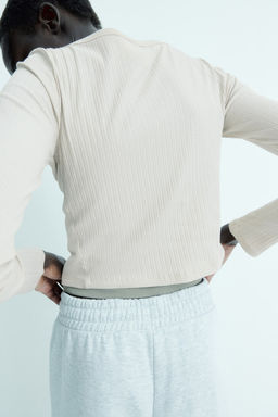 Top de canale con botones - H&m фото 5