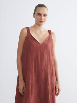 V Yaka Dokulu Elbise