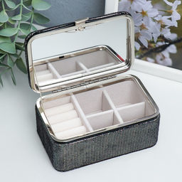 Шкатулка кожзам для украшений Мелкие квадратики. Чёрное серебро 6х7х12 см - Simaland фото 6