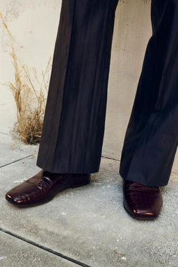 LEATHER LOAFERS WITH EMBOSSING - Zara фото 2