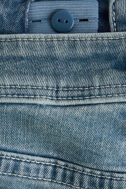 Flared Leg Low Jeans con detalle bordado