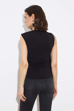 Limited Edition Siyah Aksesuar Detayl? Buzgulu Party Bluz TPRSS26BZ00031