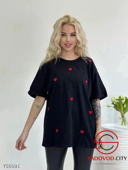 Футболка оверсайз с принтом сердечки