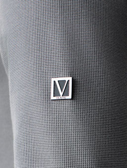 Лонгслив из фактурного трикотажа с плетеным воротником поло с застежкой на пуговицы - Vilatte фото 4