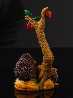 Фигурка полистоун «Ёжики под малиновым деревом», 12.5×6.3×4.3 см