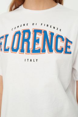 TRENDYOLMILLA Beyaz %100 Pamuk Bisiklet Yaka Bask?l? Oversize/Genis Kal?p Orme T-Shirt TWOSS22TS0994  фото 7