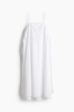 Vestido de tirantes con dise?o bordado