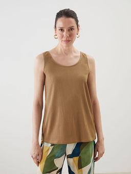 U Yaka Dokulu Kad?n Atlet