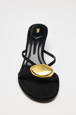 SANDALS WITH METAL DETAIL - Zara фото 3