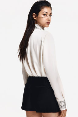 Blusa con tachuelas decorativas - H&m фото 3