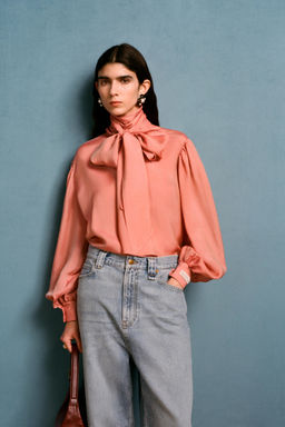 BLUSA LAZADA WILLY CHAVARRIA X ZARA / Rosado