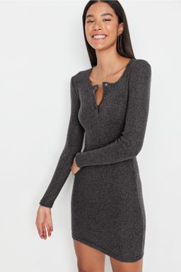 TRENDYOLMILLA Antrasit C?tc?t Detayl? Vucuda Oturan Kare Yaka Mini Fitilli Esnek Orme Kalem Elbise TWOAW23EL01393  фото 3