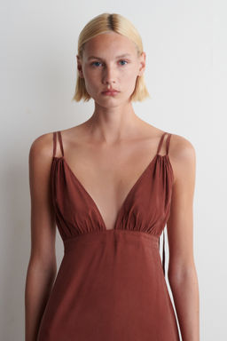 VESTIDO LARGO FRUNCIDO CON CUELLO DE PICO - H&m фото 3