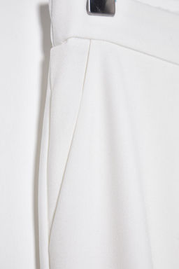 TRENDYOLMILLA Beyaz Arkas? Lastikli Wide Leg/Genis Paca Dusuk Bel Dokuma Pantolon TWOSS25PL00021  фото 8