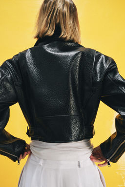 CAZADORA BIKER HOMBRERAS EFECTO PIEL / Negro - Zara фото 10