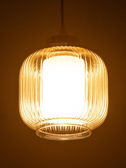 Светильник подвесной ЭкономСвет 10298/1GD, 1×40 Вт, E27, 15×15×18-80 см, золотой, янтарный