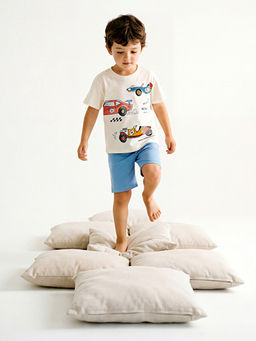 Araba Bask?l? Erkek ?ocuk ?ortlu Pijama Tak?m?