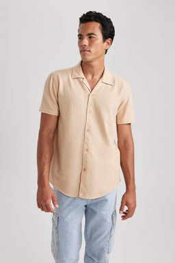 Рубашка приталенного кроя с коротким рукавом