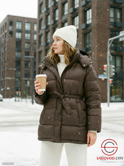 Демисезонная куртка с капюшоном