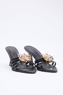 Siyah Aksesuarl? 7,5 cm Kad?n Klasik Topuklu Ayakkab? TAKSS26TO00060