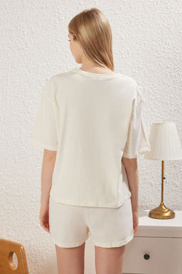 Trendyolmilla Ekru %100 Pamuklu Kahve Bask?l? Sortlu Orme Pijama Tak?m? THMSS25PT00247