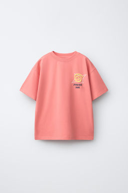 CAMISETA ESTAMPADO RELIEVE / Coral fuerte