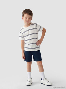 ?izgili Erkek ?ocuk Ti??rt ve ?ort