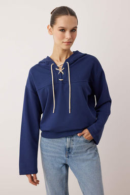 Lacivert Baglama Detayl? Oversize/Genis Kal?p Orme Sweatshirt TWOAW26SW00053