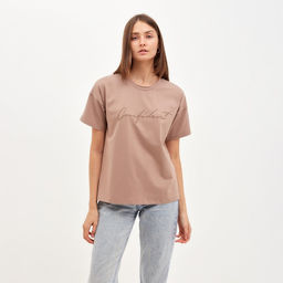 Футболка женская MINAKU Confident, бежевая, размер 42