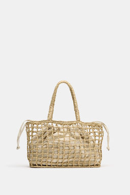 BOLSO DE MANO TRENZADO / Beige claro
