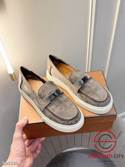 Женские лоферы замшевые