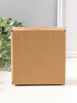 Фигурка полистоун Девочка в комбинезоне с заячьими ушами, везет тележку с зайцами, 13.5 см