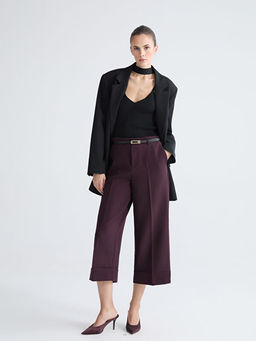 Beli Kemerli Standart Fit Kad?n Pantolon