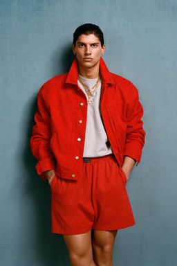 BERMUDA JOGGER BORDADO WILLY CHAVARRIA X ZARA / Rojo