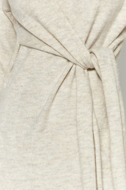 Tas Yumusak Dokulu Midi Triko Kruvaze Yaka Baglamal? Elbise TWOAW21EL0260