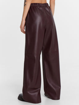 Брюки женские винно-красные из экокожи